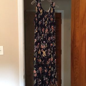 Vintage floral dress with zipper and front buttons